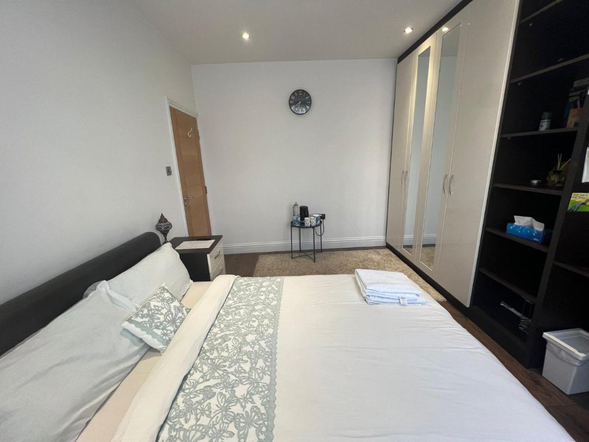 Deluxe Homestay Near Tottenham Hotspur Stadium London Exterior photo