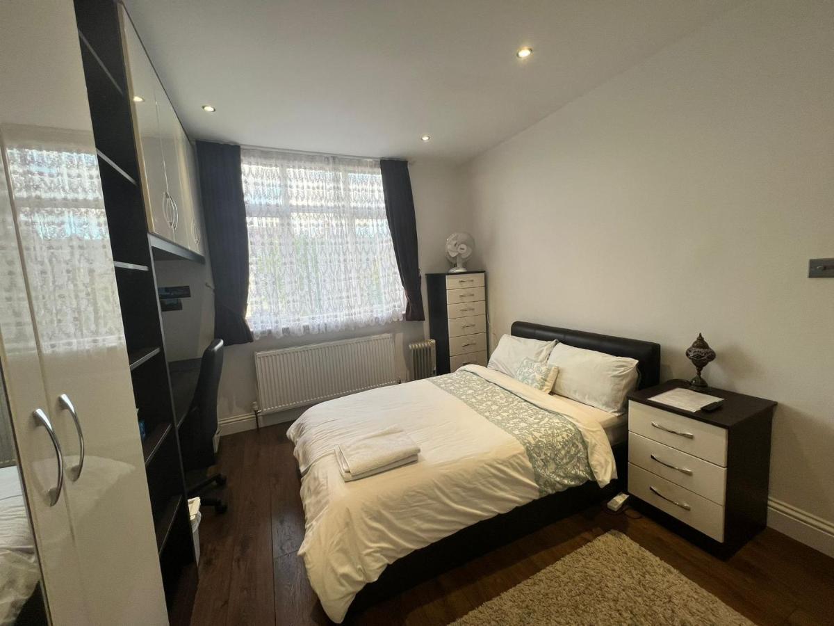 Deluxe Homestay Near Tottenham Hotspur Stadium London Exterior photo